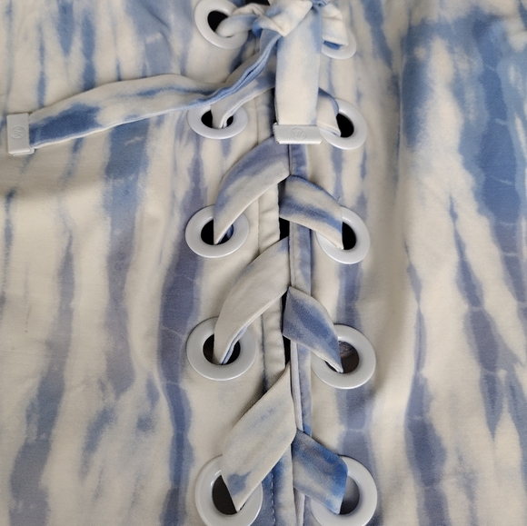 Michael Michael Kors 266916 Women's Tie-Dye Lace-Up One-Piece Swimsuit Size 8 - Picture 3 of 7